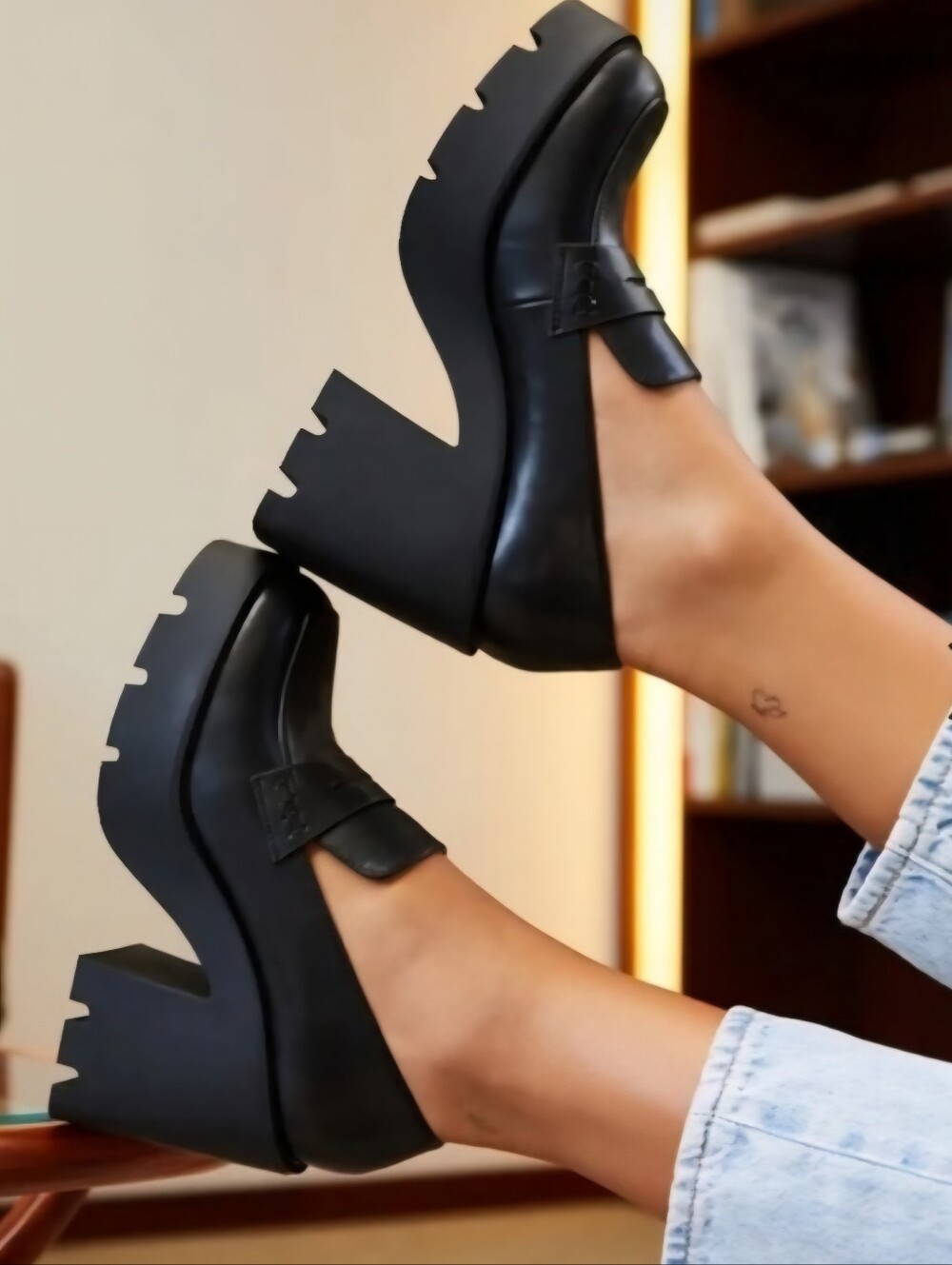 **NWOB** JustFab Cher Heeled Lug Sole Loafer Size 7, Black